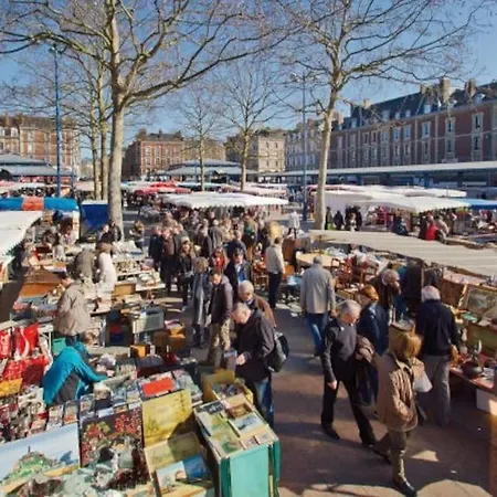 De Charme Centre *